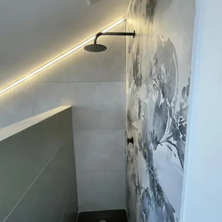 Joivy Cosy Mansard In Appartamento